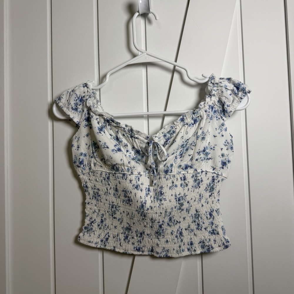 💙 Garage White Floral Smocked Crop Top with Blue Print
